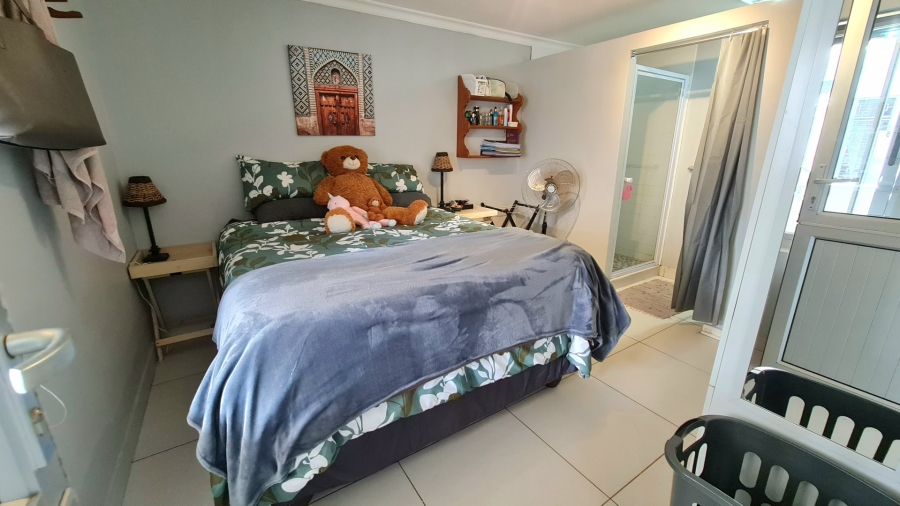 4 Bedroom Property for Sale in Lookout Beach Western Cape